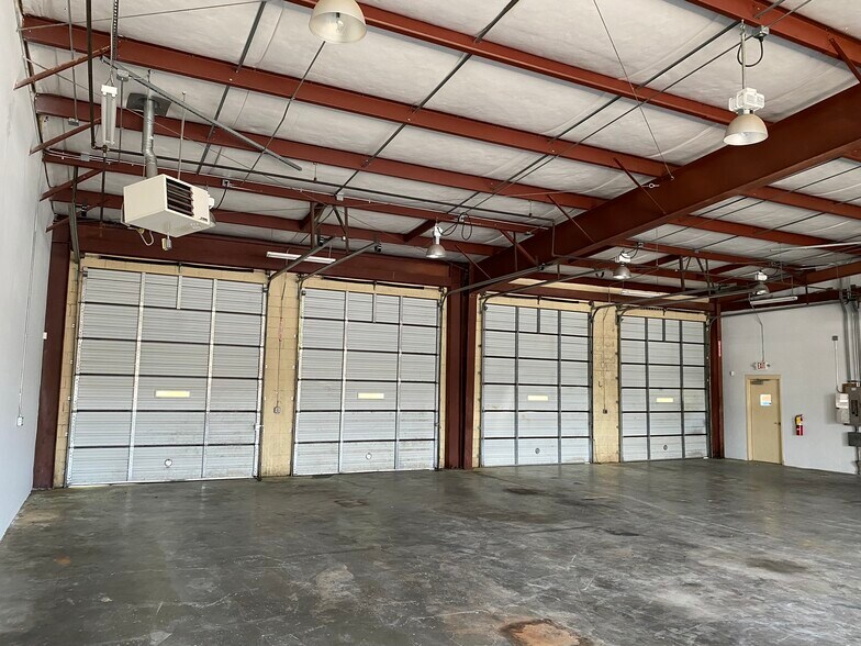More Photos Of 2730 Austell Rd, Marietta Auto Repair For Lease