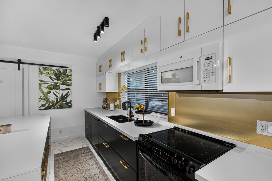 More Photos Of 1215 E Broward Blvd, Fort Lauderdale Apartments For Sale