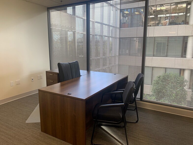 More Photos Of 851 Trafalgar Ct, Maitland Office For Lease