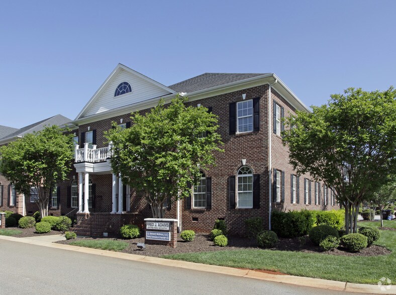 More Photos Of 3447 Pelham Rd, Greenville Office For Lease