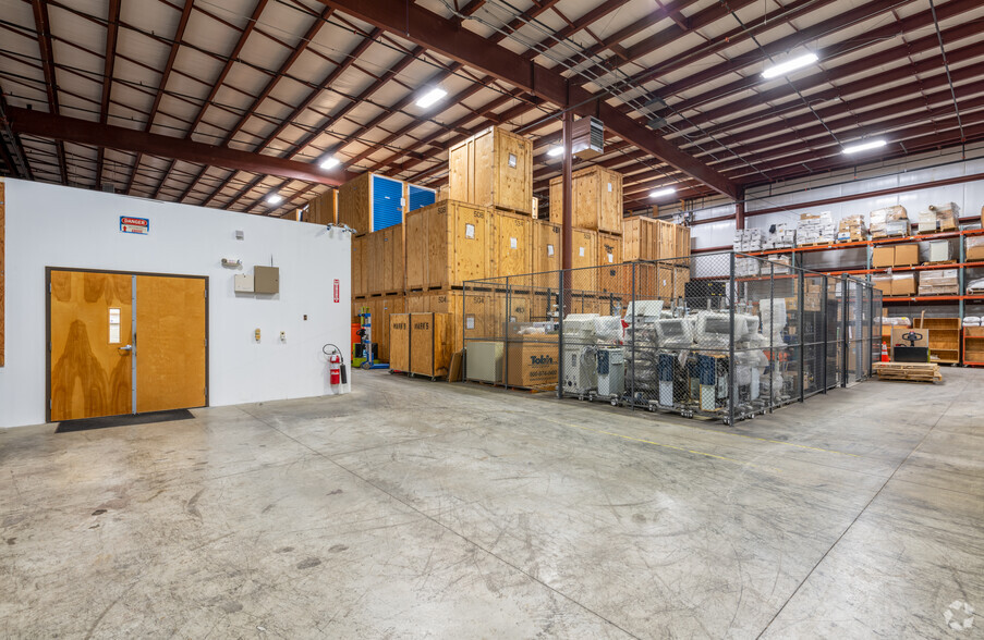 More Photos Of 111 Milk St, Westborough Warehouse For Lease