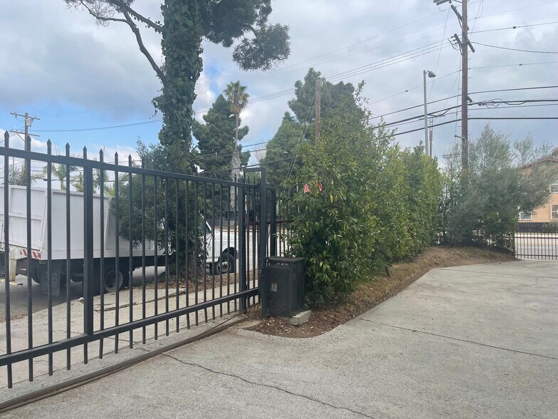 More Photos Of 12111 S Figueroa St, Los Angeles Apartments For Sale