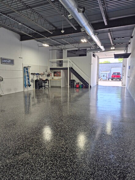 More Photos Of 493 Johnson Ave, Bohemia Warehouse For Sale