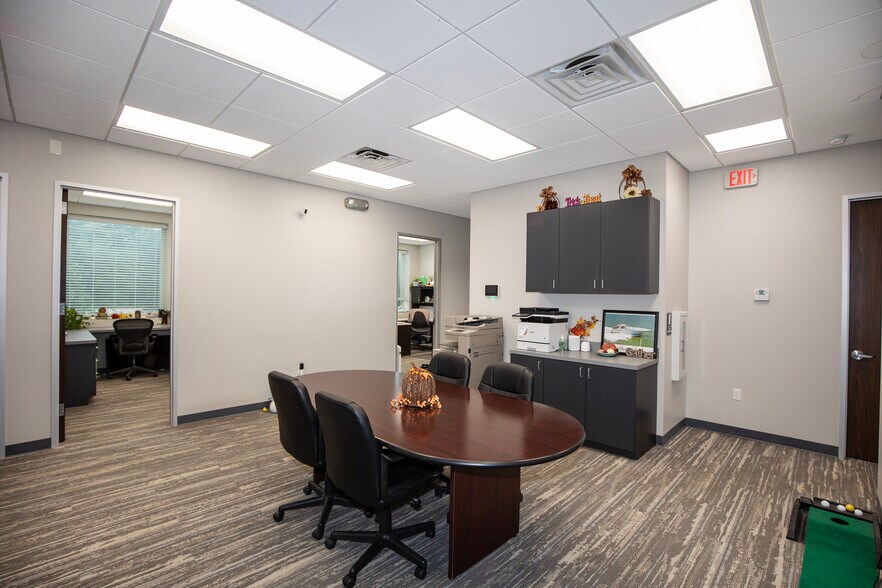 More Photos Of 2605 Columbia Memorial Pky, Kemah Office For Lease