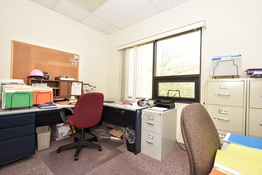 More Photos Of 230 West Parkway, Pompton Plains Flex For Sale