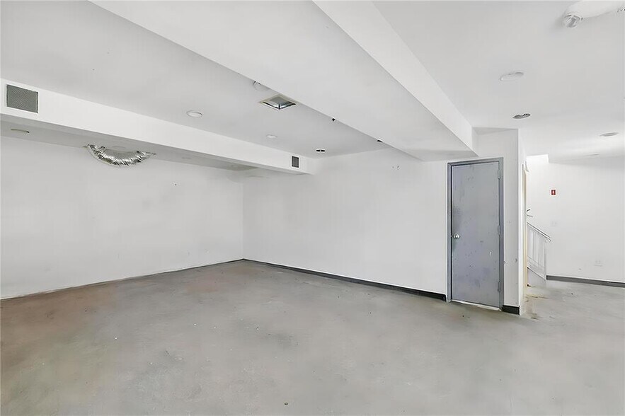 More Photos Of 123 Lake Dr, Lake Peekskill Storefront For Sale