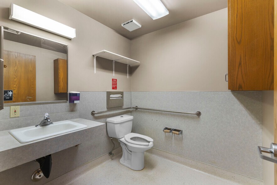 More Photos Of 3506 168th St NE, Arlington Bank For Sale