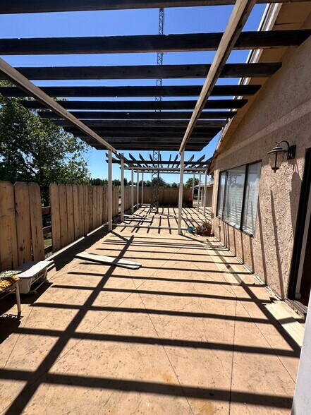 More Photos Of 6738 Greenbay Rd, Arbuckle Land For Lease