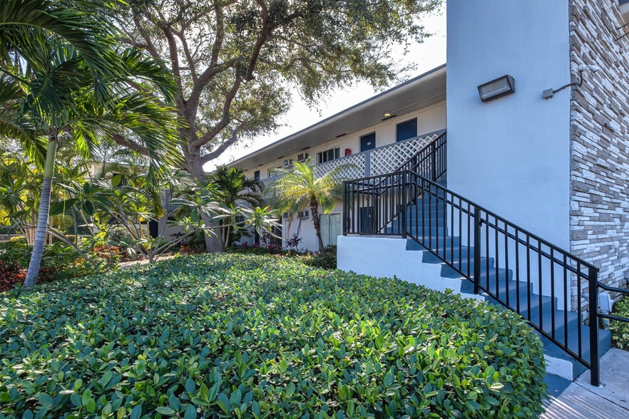 More Photos Of 13025 Emerald Dr, North Miami Apartments For Sale