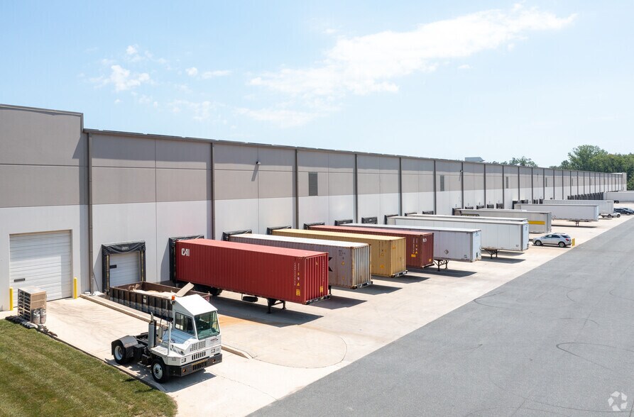 More Photos Of 1225 Bengies Rd, Middle River Distribution For Lease