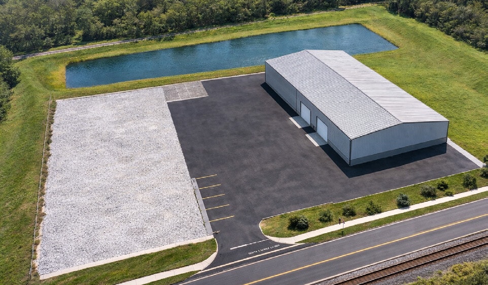 More Photos Of 8008 Apopka Blvd, Apopka Warehouse For Lease
