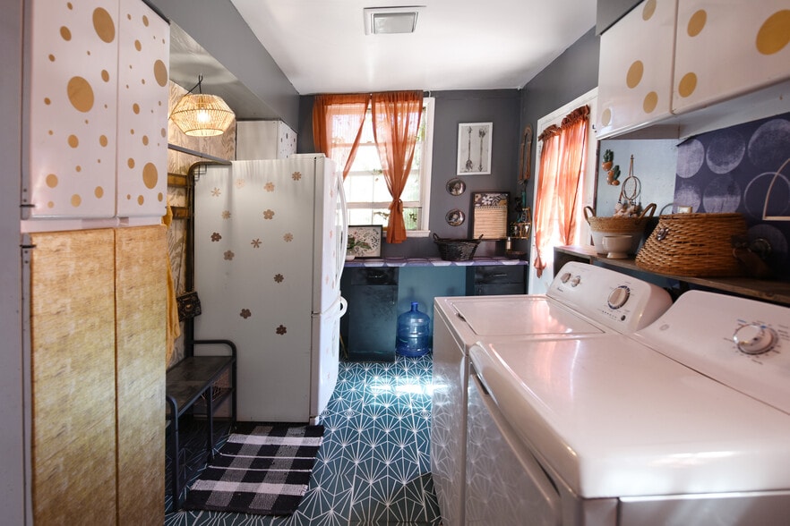 More Photos Of 200 E Vista St, Bisbee Movie Radio TVStudio For Sale