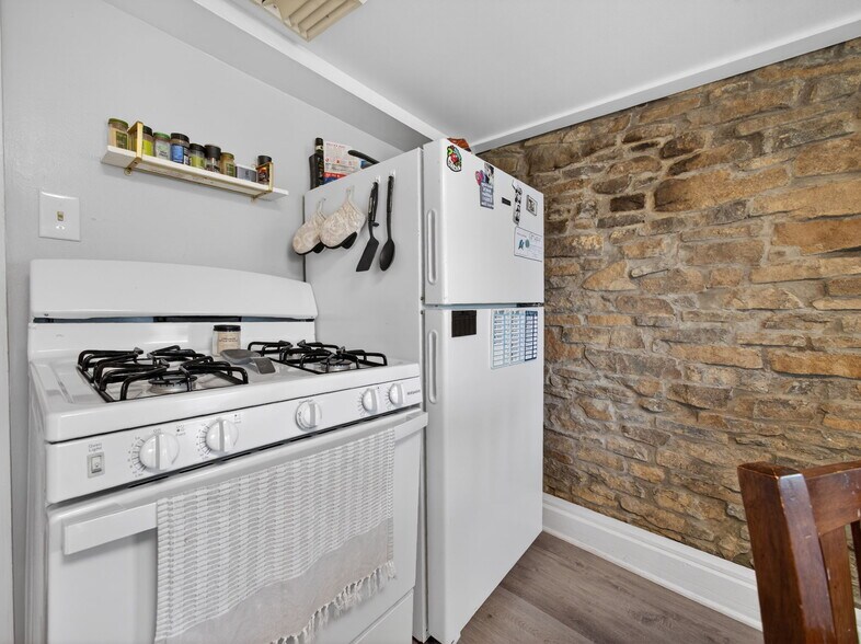 More Photos Of 1434-1436 W Broad St, Quakertown Office For Sale