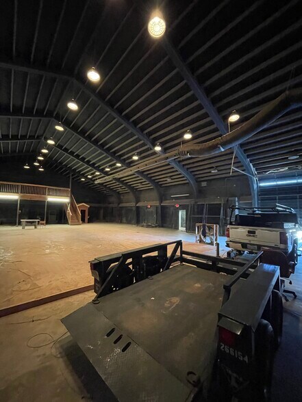 More Photos Of 10411 S US Highway 79, Palestine Warehouse For Sale