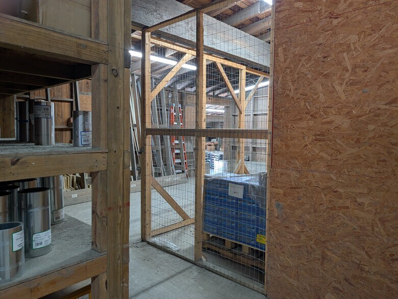 More Photos Of 612 Ball Street, Perry Storefront Retail Office For Sale