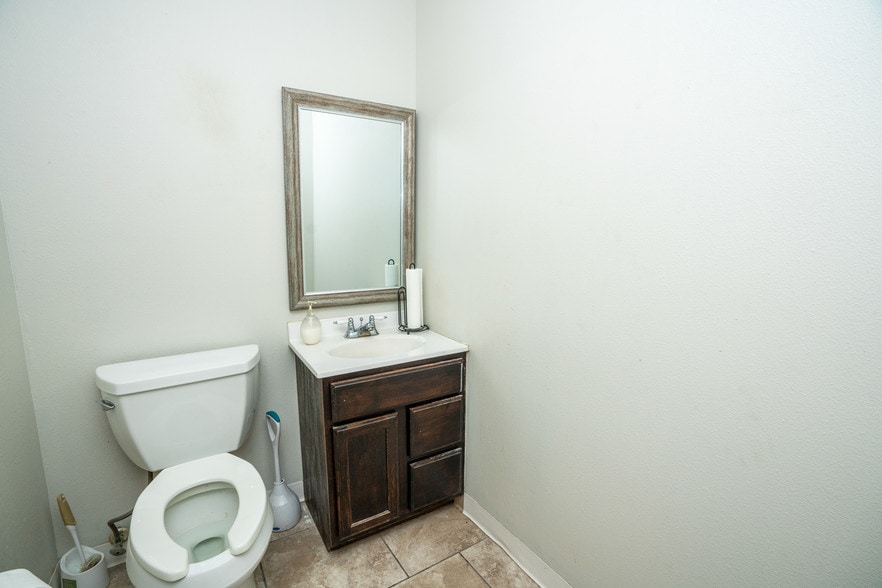 More Photos Of 6342 Harwick Dr, Corpus Christi Service For Lease
