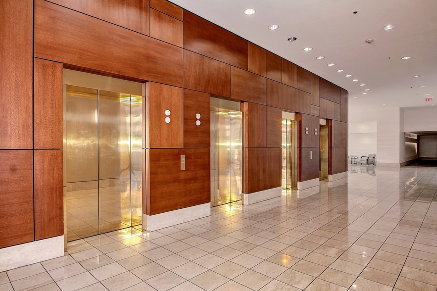 More Photos Of 3033 N Central Ave, Phoenix Office For Sale