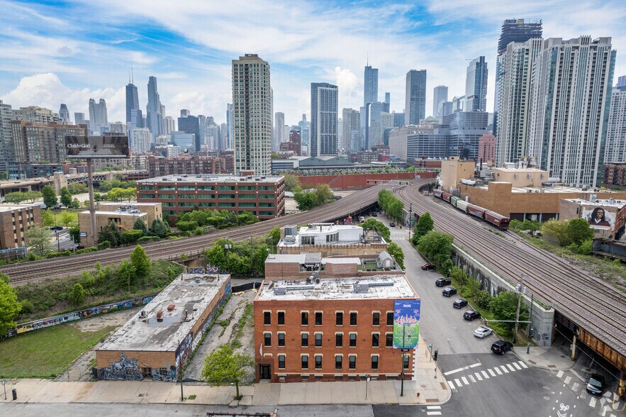 More Photos Of 670 W Hubbard St, Chicago Loft Creative Space For Sale