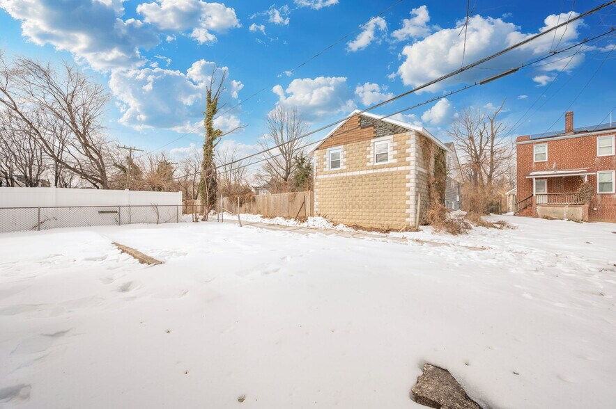 More Photos Of 4920 Belair Rd, Baltimore Office For Sale