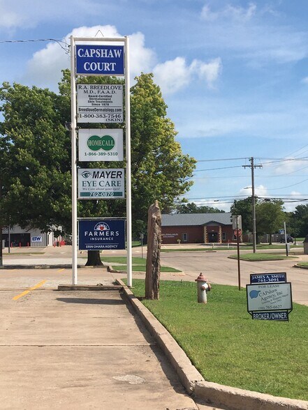 Primary Photo Of 1714-1722 N 4th St, Ponca City Medical For Lease