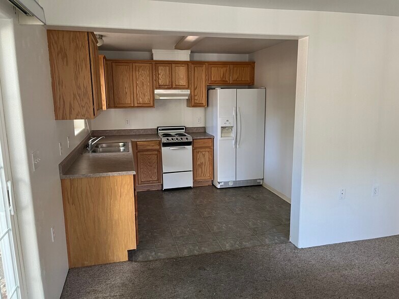 More Photos Of 117 N Junction Ave, Cave Junction Apartments For Sale