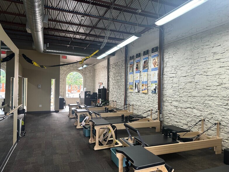 More Photos Of 102 E Main Ave, Round Rock Storefront Retail Office For Sale