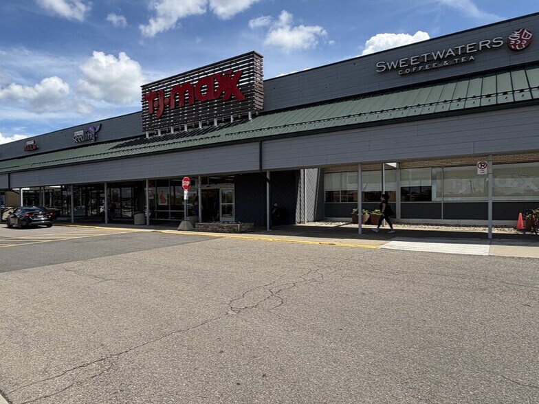 Primary Photo Of 2439-2471 W Stadium Blvd, Ann Arbor Unknown For Lease