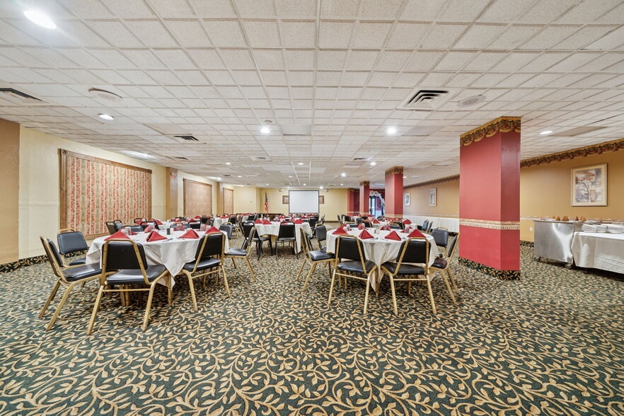 More Photos Of 951 Old Frankstown Rd, Pittsburgh Restaurant For Sale