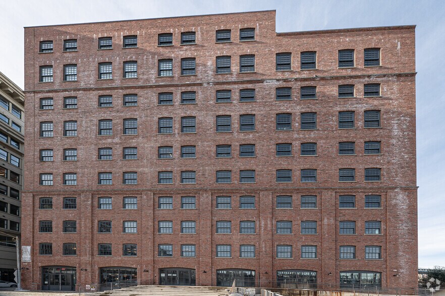 More Photos Of 10 Jay St, Brooklyn Office For Lease