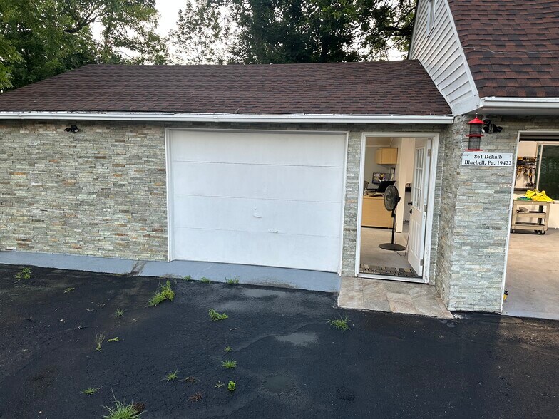 More Photos Of 861 DeKalb Pike, Center Square Industrial For Lease