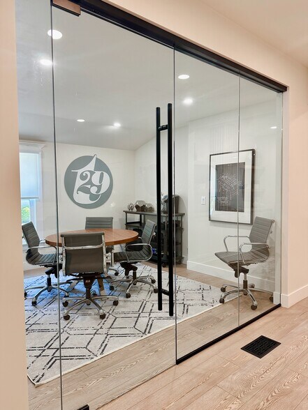 More Photos Of 212 Judah St, Roseville Loft Creative Space For Lease