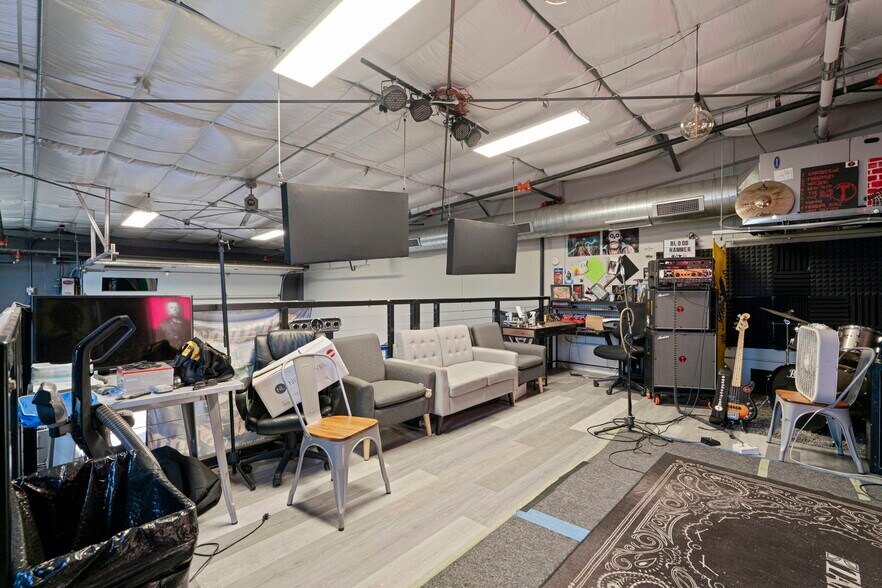 More Photos Of 2100 Double Creek Dr, Round Rock Warehouse For Sale