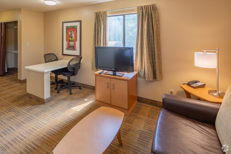 More Photos Of 9801 Bunsen Way, Louisville Hotel For Sale