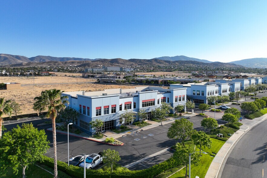 More Photos Of 514 Commerce Ave, Palmdale Medical For Sale