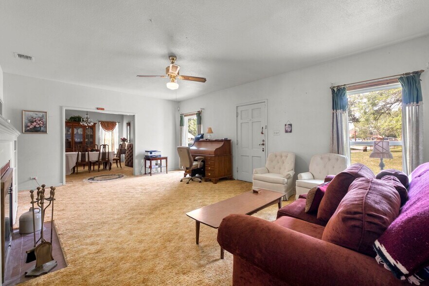 More Photos Of 4130 Aina Ln, San Antonio General Retail For Sale