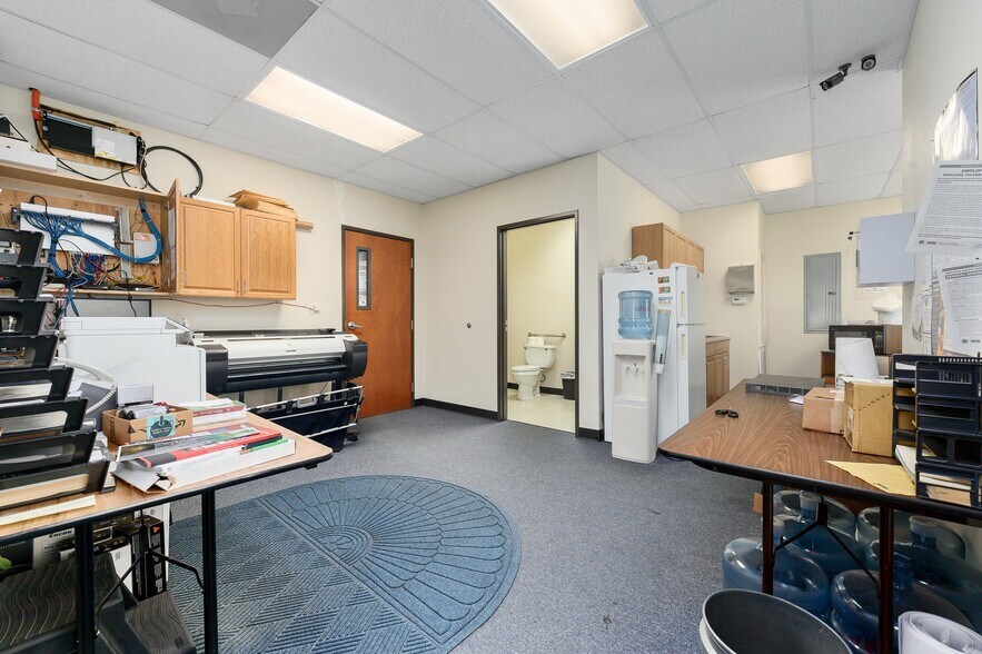 More Photos Of 165 Tecon Cv, Buda Warehouse For Lease