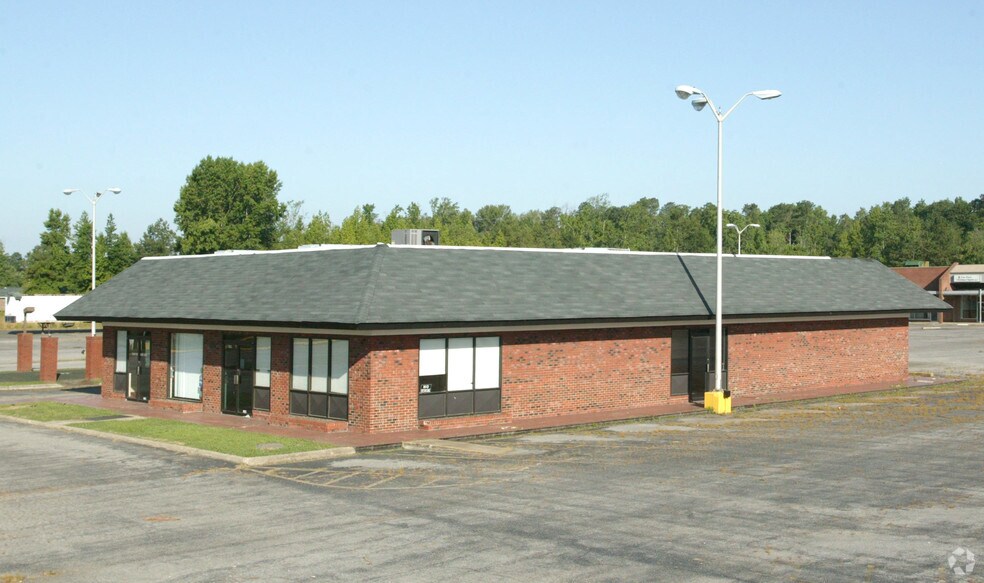 More Photos Of 1301-1333 Carrsville Hwy, Franklin Storefront For Sale