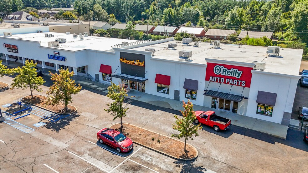 More Photos Of 2128-2150 Jackson Ave W, Oxford General Retail For Sale