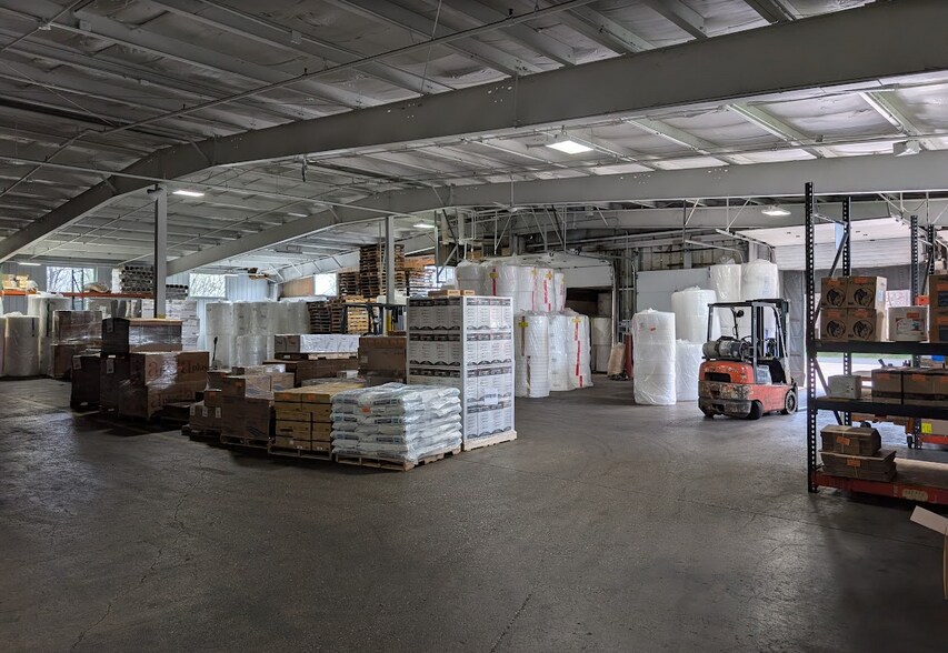 More Photos Of 2400 Ravine Rd, Kalamazoo Distribution For Lease