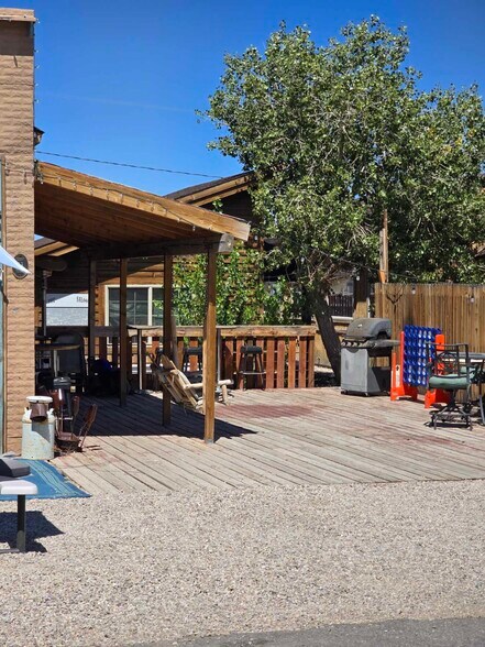 More Photos Of 305 Columbia Ave, Goldfield Bar For Sale