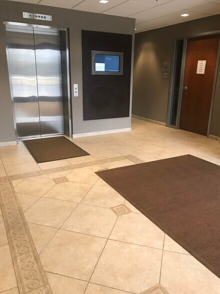 More Photos Of 3590 Hobson Rd, Woodridge Medical For Lease