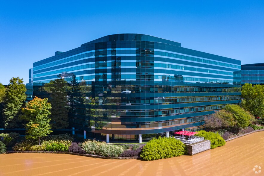 More Photos Of 1 Concourse Pky NE, Atlanta Office For Sale