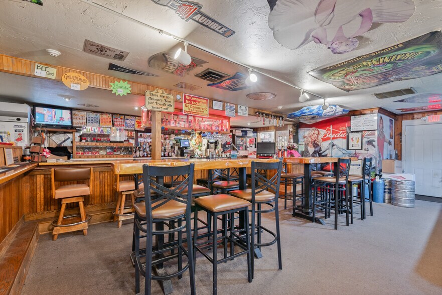 More Photos Of 1107 Pacific Ave N, Kelso Restaurant For Sale