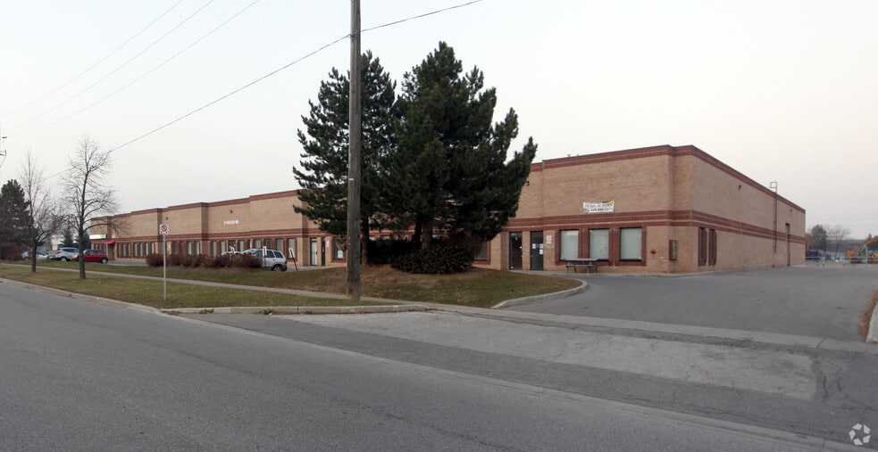 More Photos Of 21 Regan Rd, Brampton Storefront For Lease