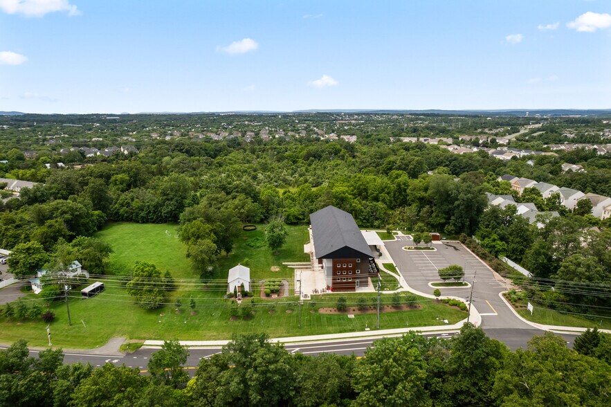 More Photos Of 20577 Ashburn Rd, Ashburn Schools For Lease