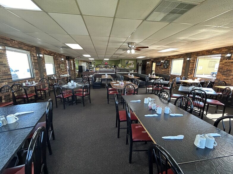 More Photos Of 1110 E 4th St, Ainsworth Restaurant For Sale