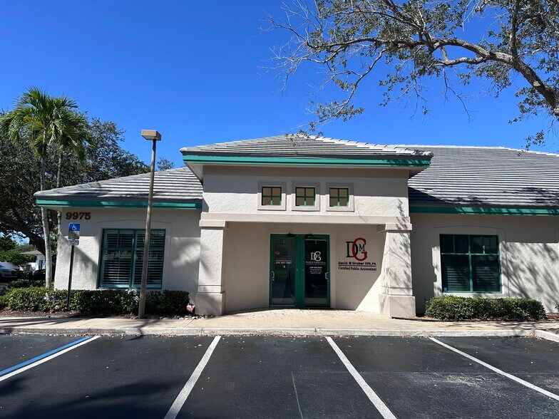 More Photos Of 9975 Tamiami Trl N, Naples Medical For Lease