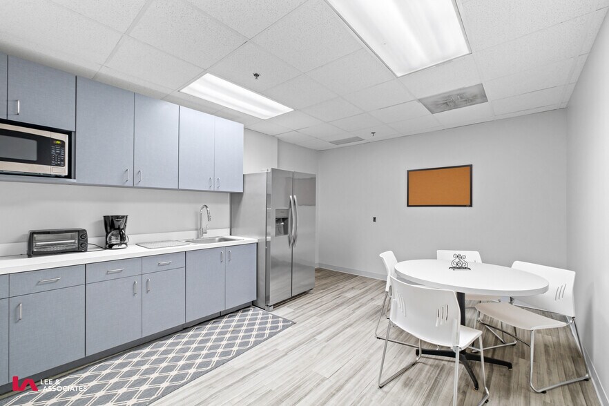 More Photos Of 3301 Buckeye Rd, Atlanta Office For Lease