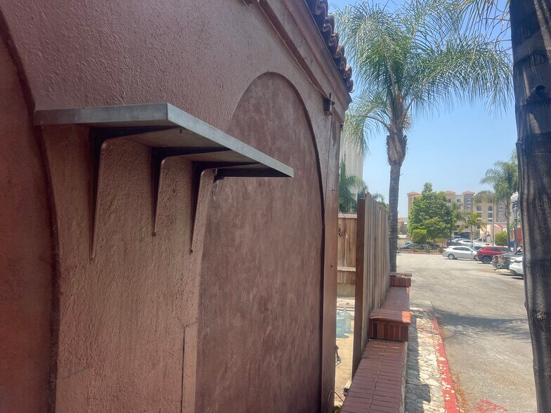 More Photos Of 17 S 1st St, Alhambra Restaurant For Sale