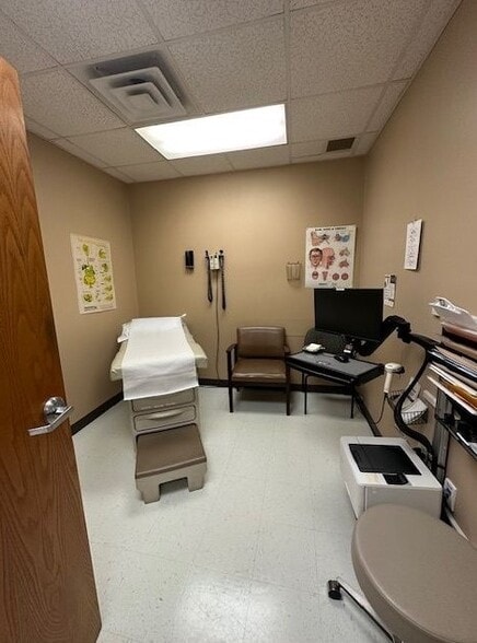 More Photos Of 5281 Cleveland Hwy, Clermont Office For Sale